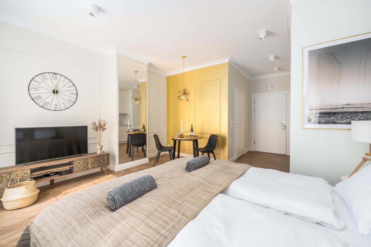 44 Apartment *