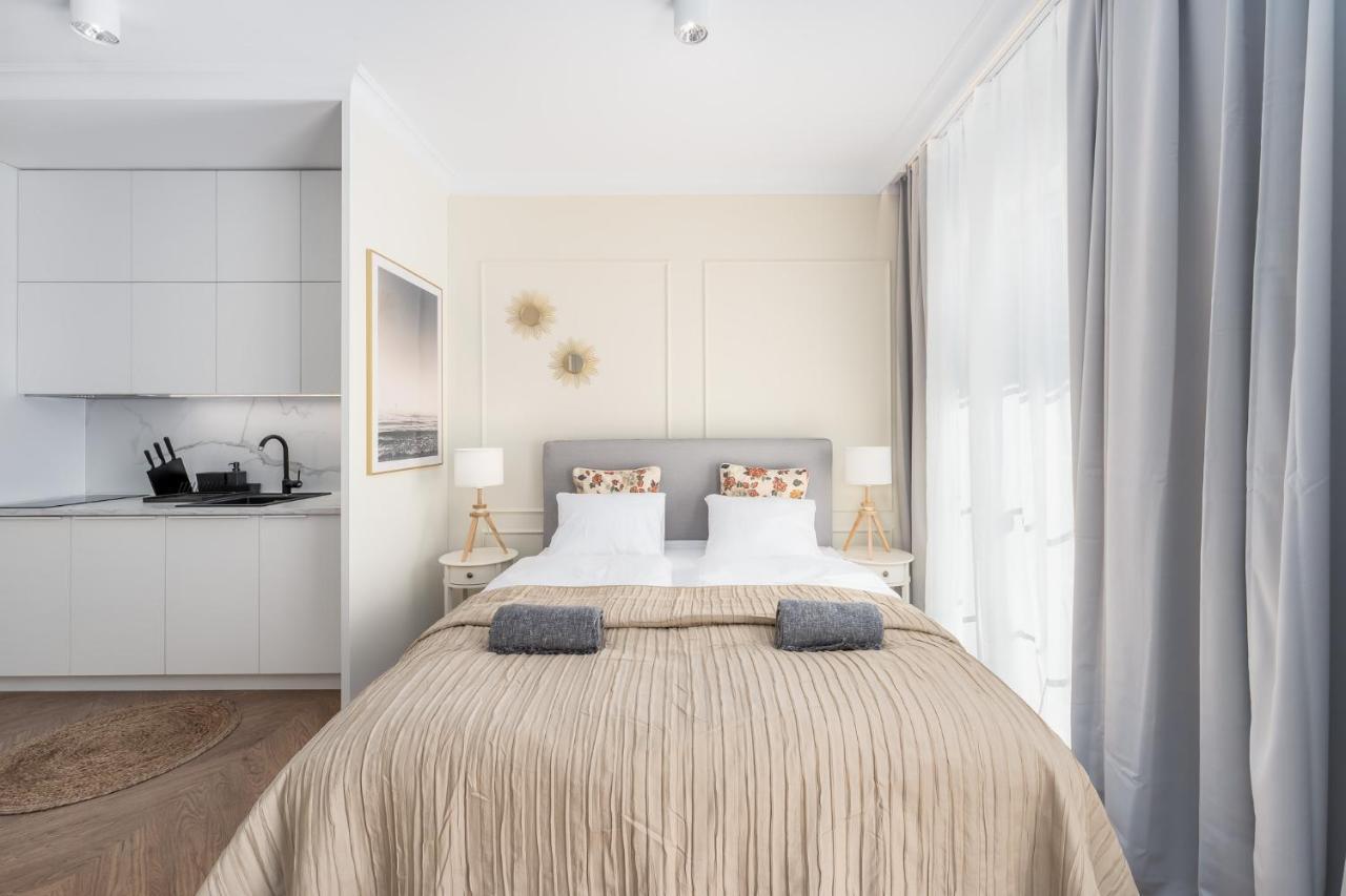Apartment 44 *