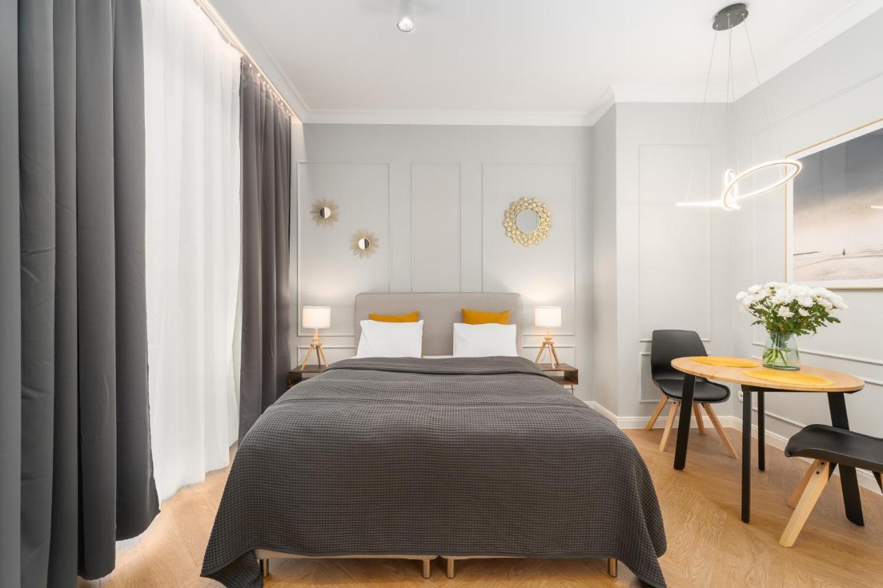 44 Apartment *